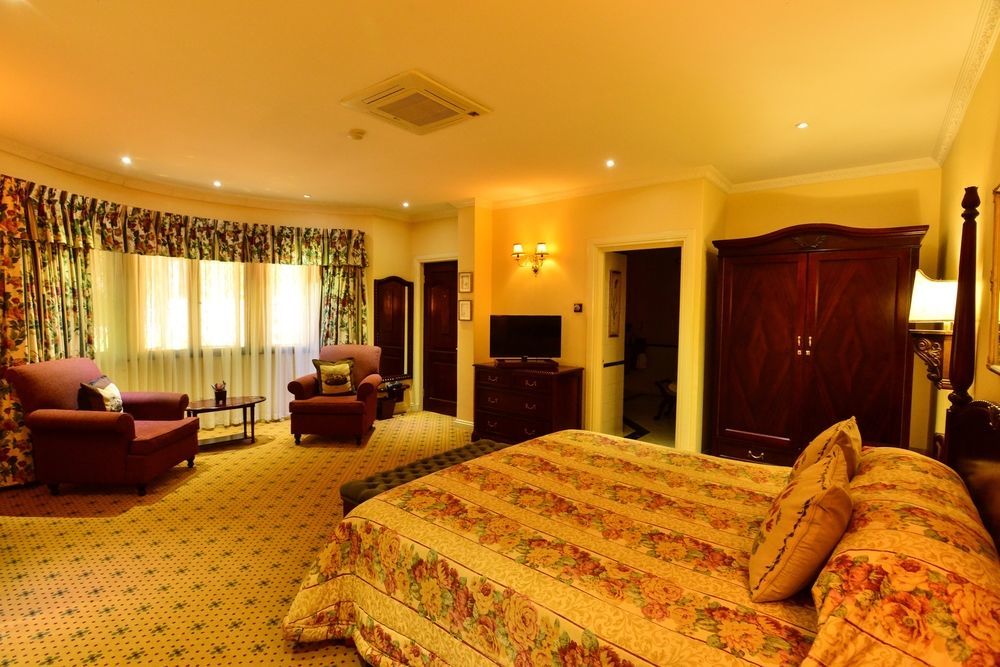 Anantara Stanley & Livingstone Victoria Falls Hotel Exterior photo