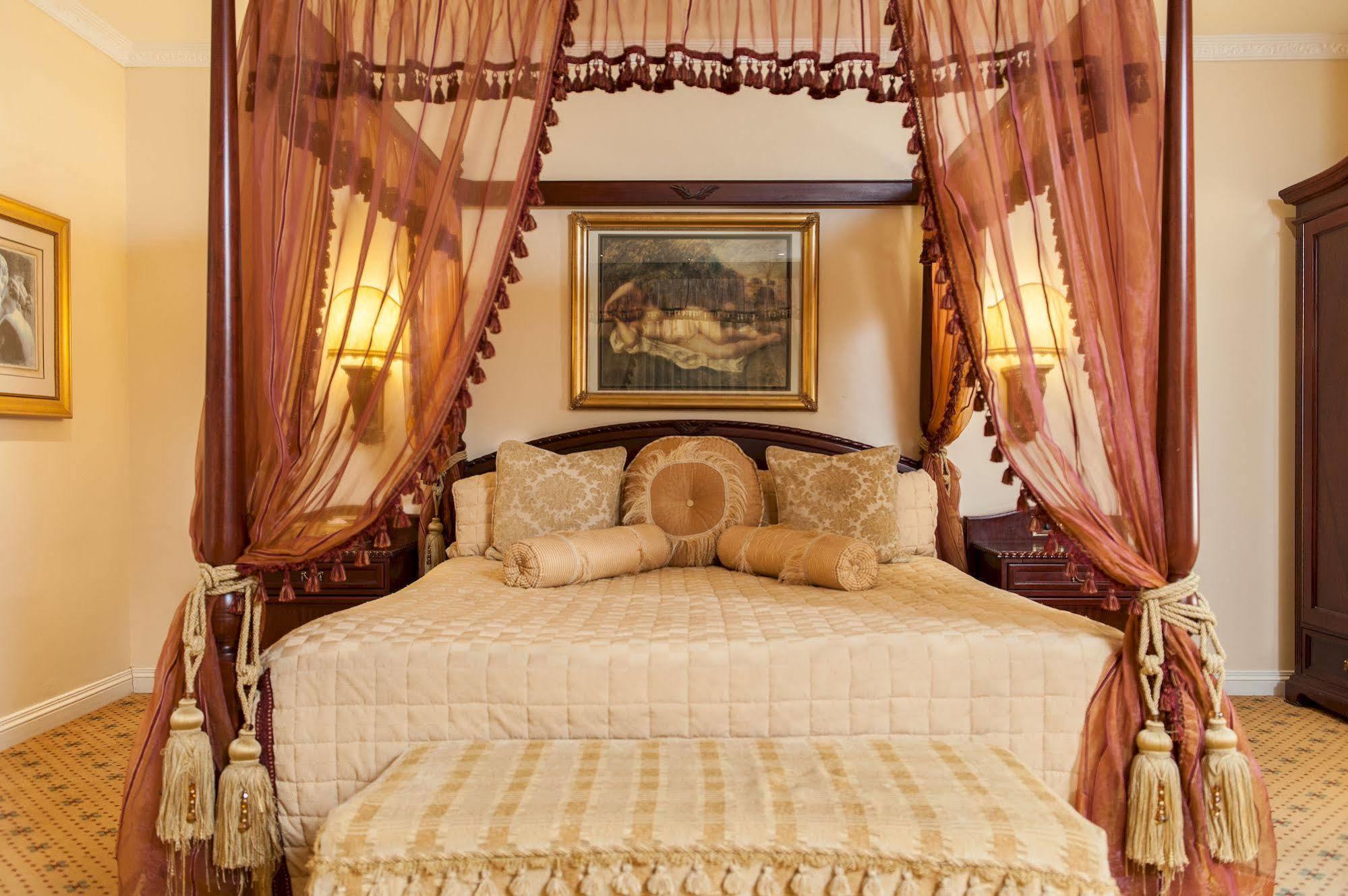 Anantara Stanley & Livingstone Victoria Falls Hotel Exterior photo
